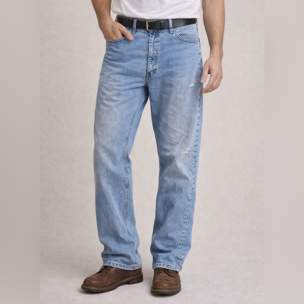 Vintage Levi’s 550 Relaxed Fit Jeans 36x32 Light Wash Distressed 2005 Poland